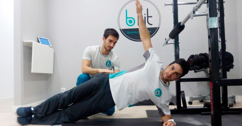 Ejercicio de plancha lateral