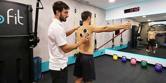 Involucrar en el tratamiento de fisioterapia
